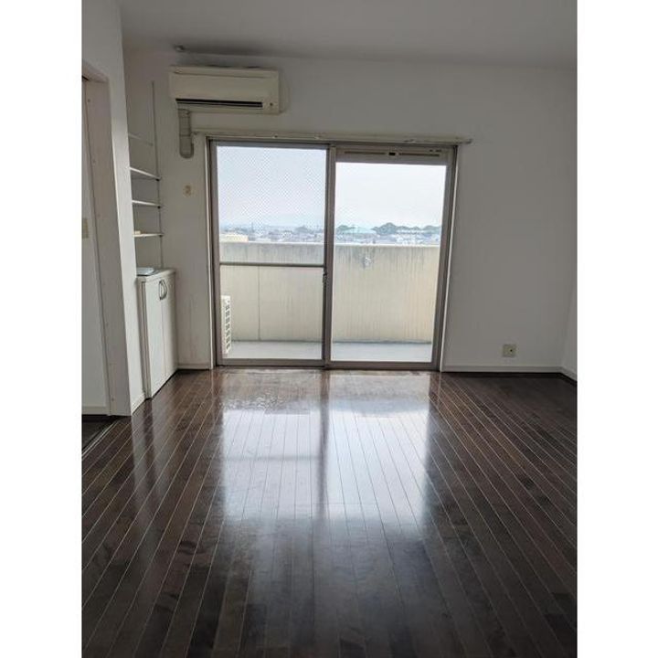 プラウド新生の内装