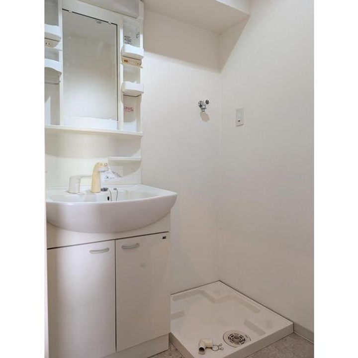 プラウド新生の内装