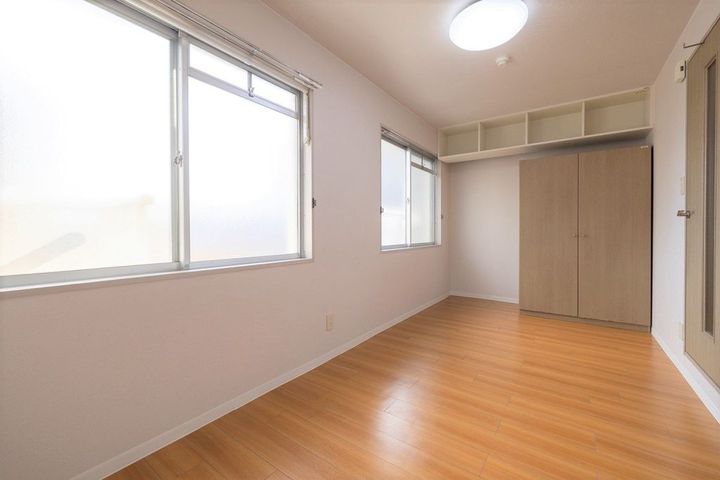 レジデンス藤ヶ丘IIの居間