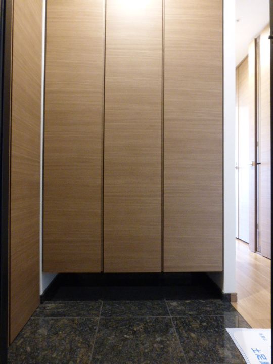 東京都港区麻布十番1(マンション)の賃貸物件の玄関