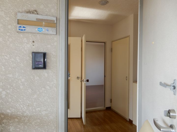 ユウハウスの玄関