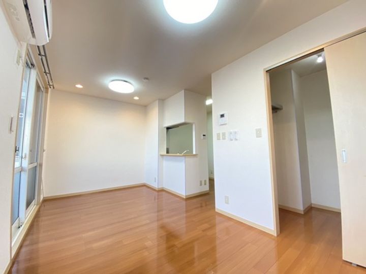 三重県四日市市大字茂福(アパート)の賃貸物件の居間