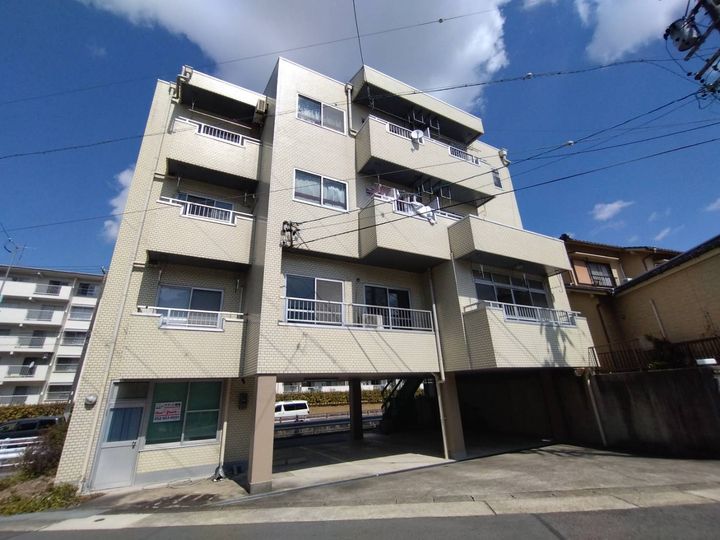 ソレイユカトウの外観