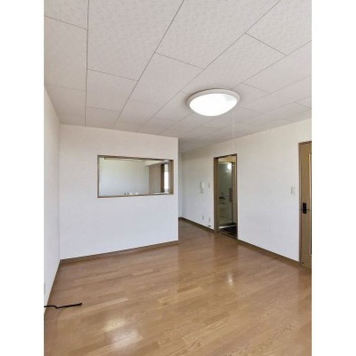 ラ・メゾン・エクレールIの居間