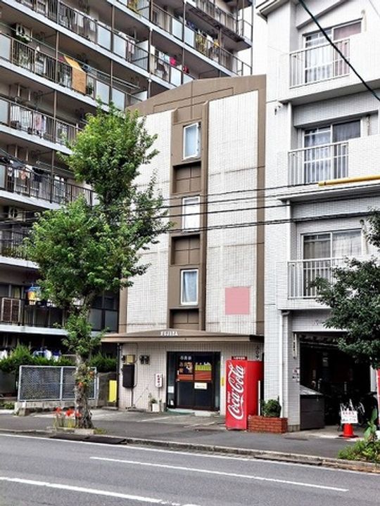 ふじやビルの外観