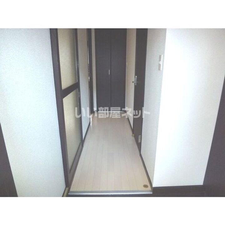 ロワールレジデンス7番館の玄関