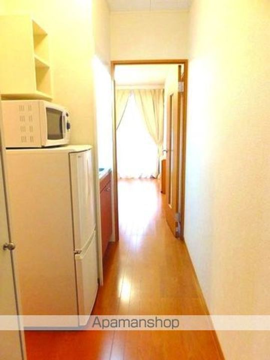 レオパレスアズールの玄関