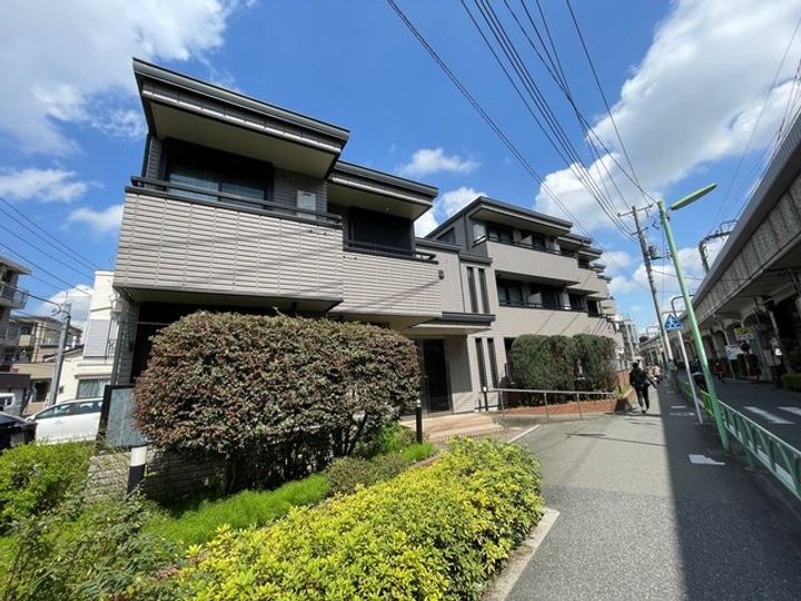 ドエルハイアンドハイの外観