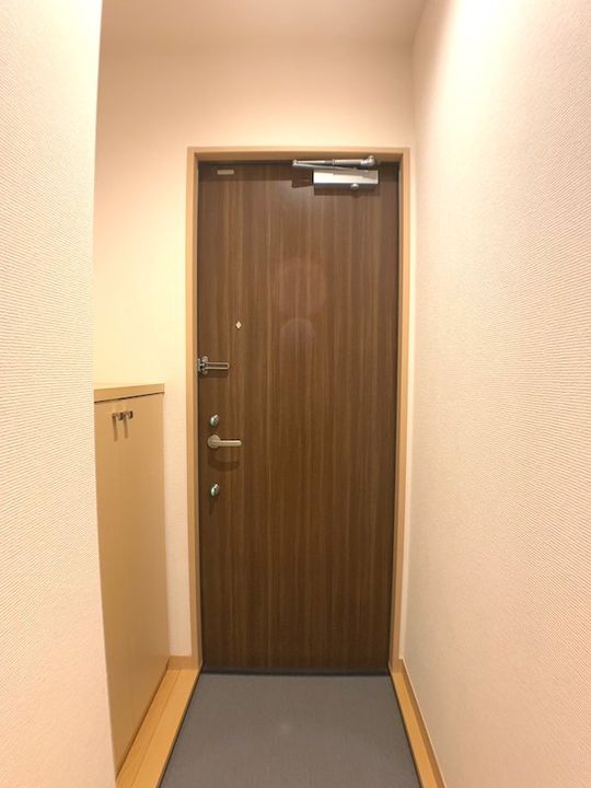 神奈川県横浜市西区南軽井沢(アパート)の賃貸物件の玄関