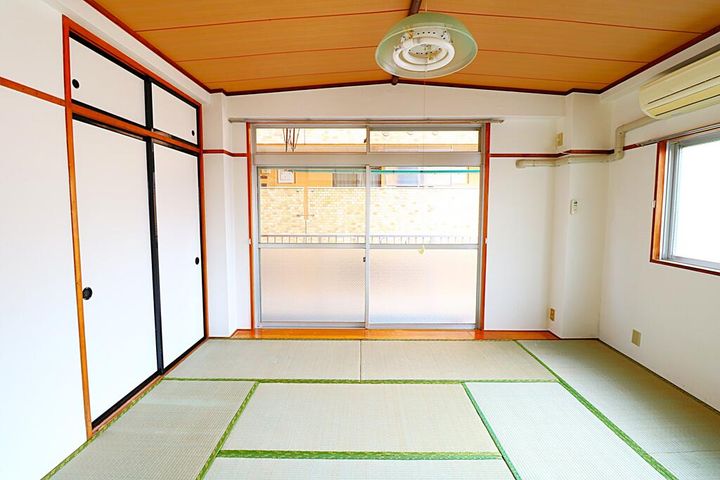 立町第三ビルの居間