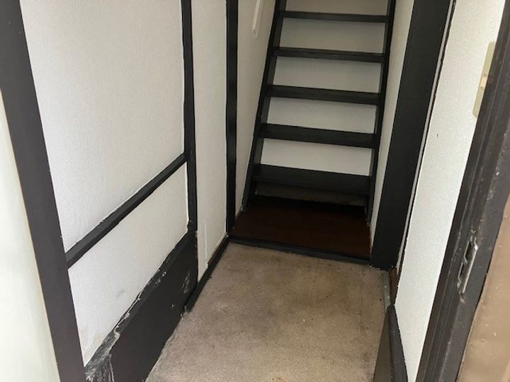 上町3丁目アパートの玄関