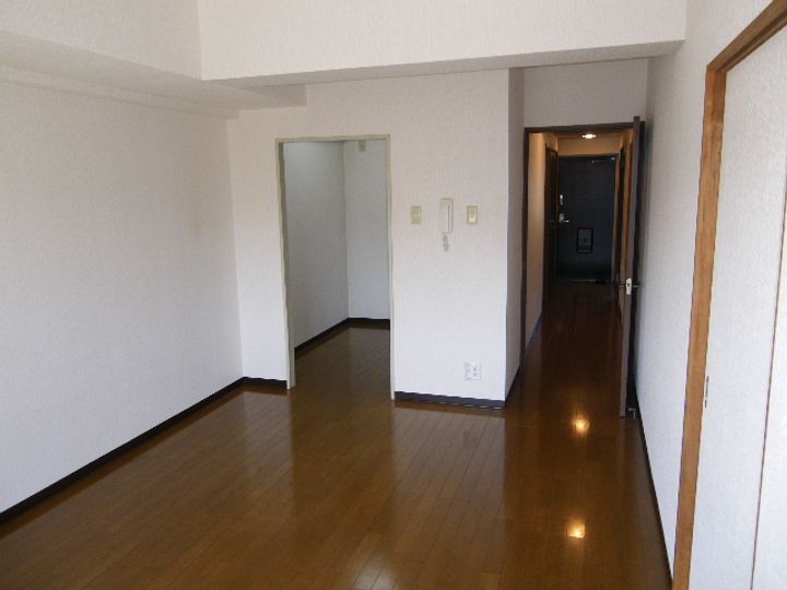 ハイツサンヴァリエの居間