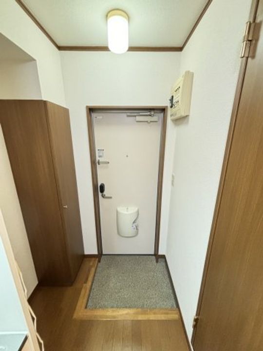 千葉県千葉市花見川区検見川町5(アパート)の賃貸物件の玄関