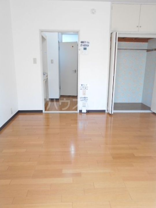 オパール春日部の居間