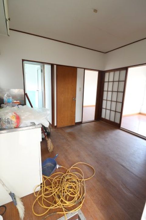 第3カツミ荘の玄関
