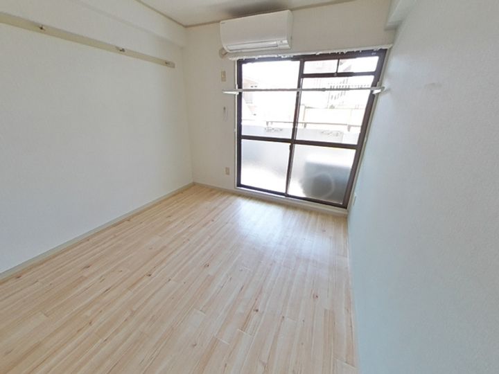 舟入 松尾ビルの居間