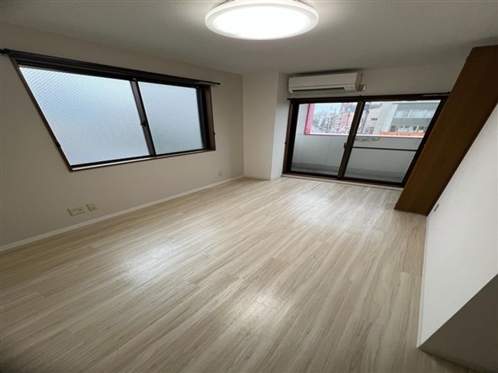 エミビルの内装