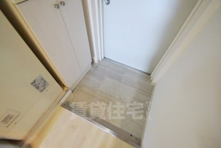 大阪府茨木市中穂積3(マンション)の賃貸物件の玄関