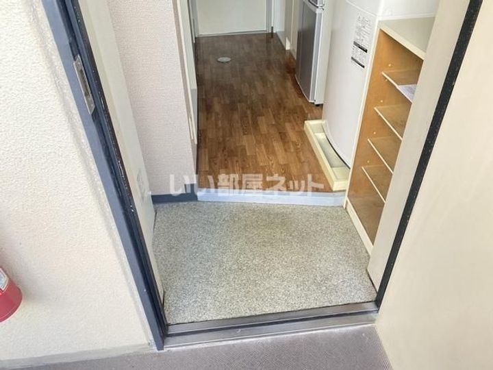 広島県三原市宮浦3(マンション)の賃貸物件の玄関