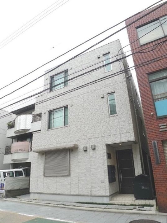 シャルム・ドマーニの外観