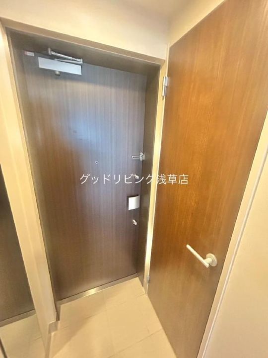 フロンティアレジデンス錦糸公園の玄関