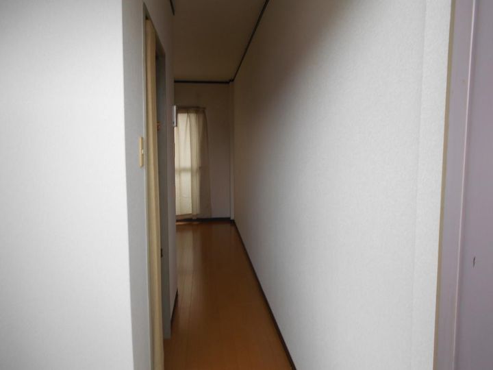 グレープ本町の玄関