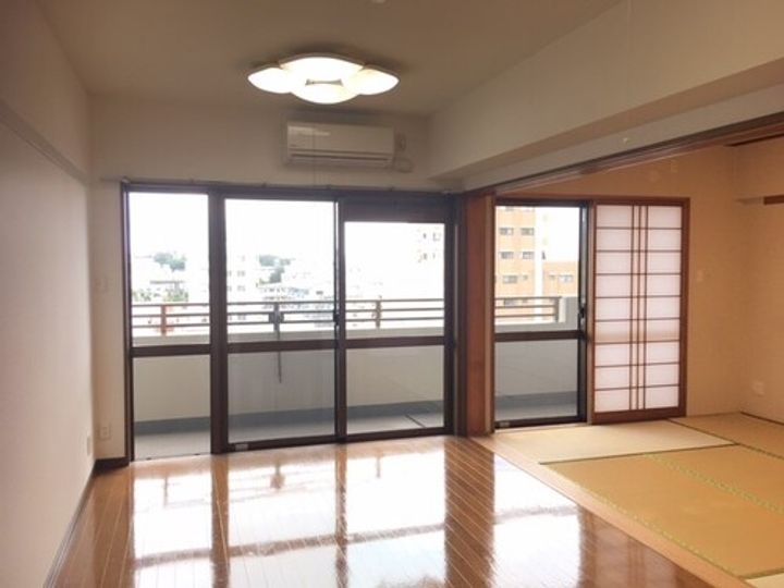 ライオンズマンション具志の居間