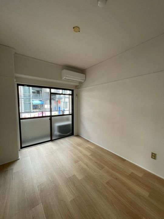 清和十日市の居間