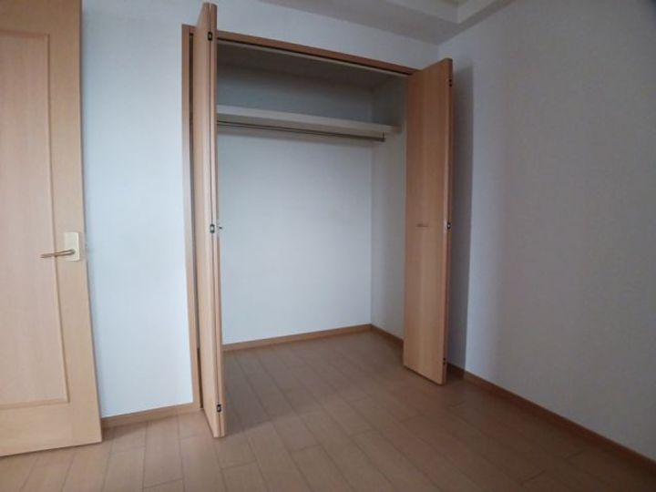 岐阜県岐阜市東鶉2の賃貸マンションの内装