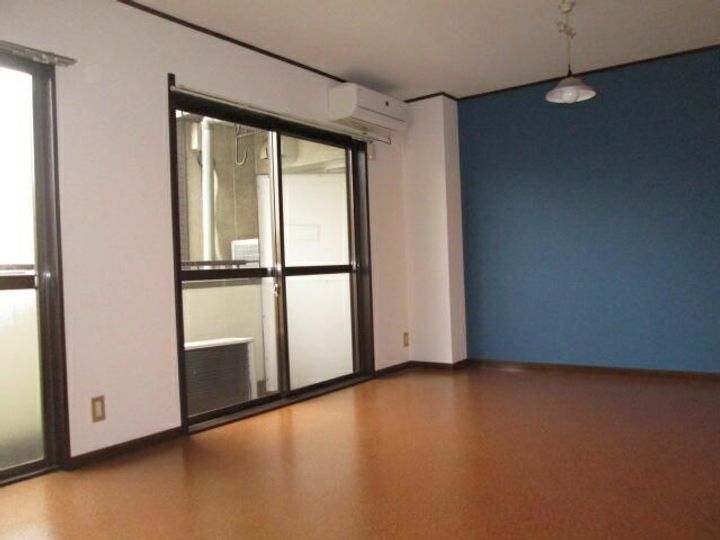 三栄マンションの居間