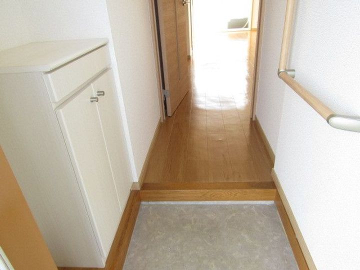 愛知県尾張旭市北山町北新田(アパート)の賃貸物件の玄関