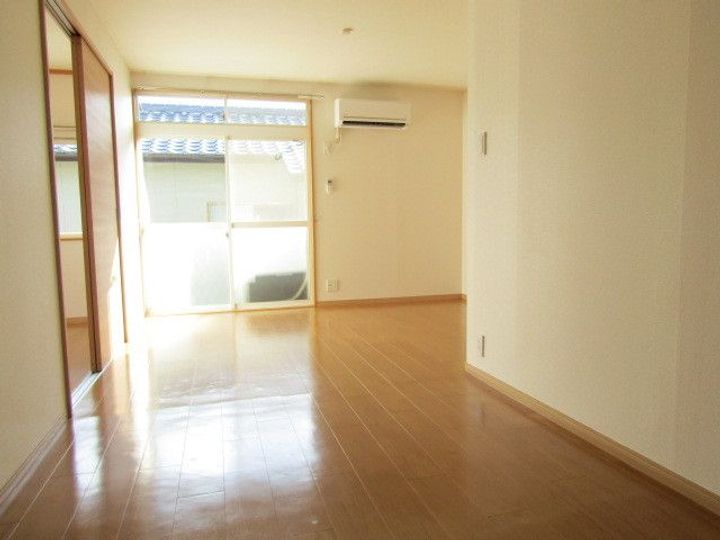 愛知県尾張旭市北山町北新田(アパート)の賃貸物件の居間