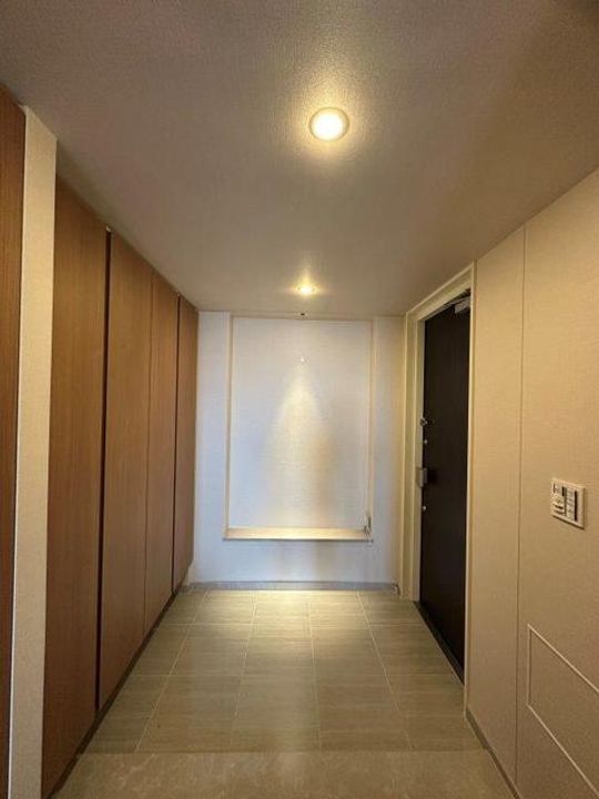 レジデンスコート住吉本町A棟の玄関