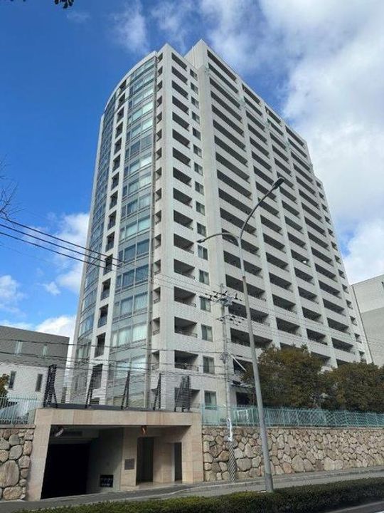 レジデンスコート住吉本町A棟の外観