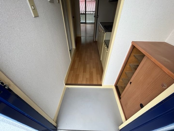 ファミリープラザ杉田の玄関