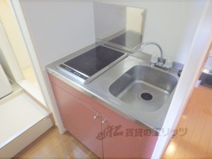 レオパレス道意1号のキッチン