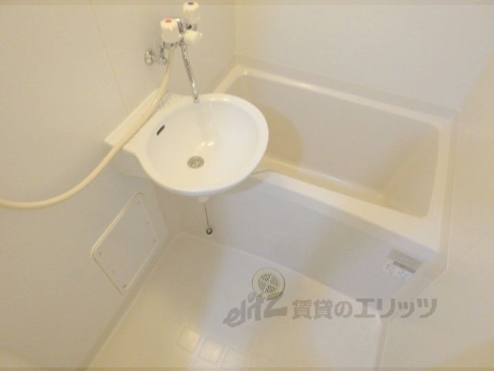 レオパレス道意1号の風呂