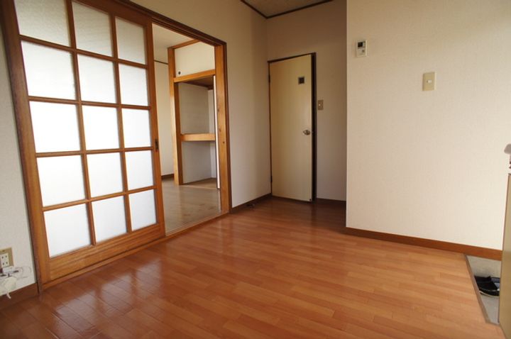 神奈川県川崎市多摩区登戸(アパート)の賃貸物件の居間