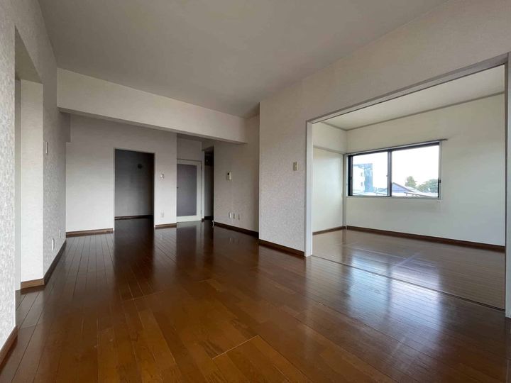 メゾン・ド・ショーエーの居間