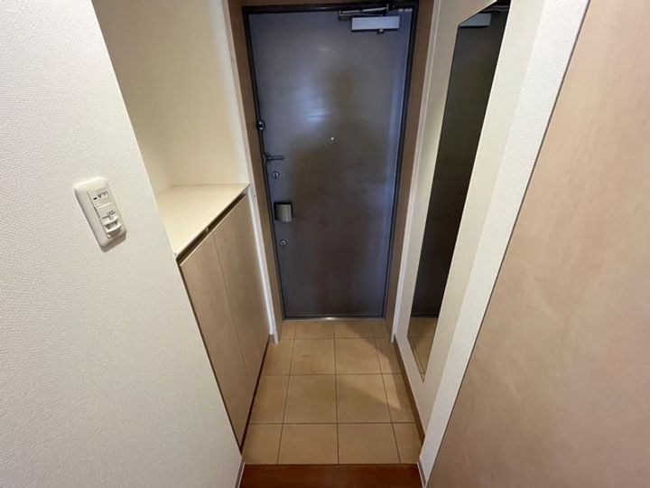 大阪府大阪市天王寺区上本町8(マンション)の賃貸物件の玄関