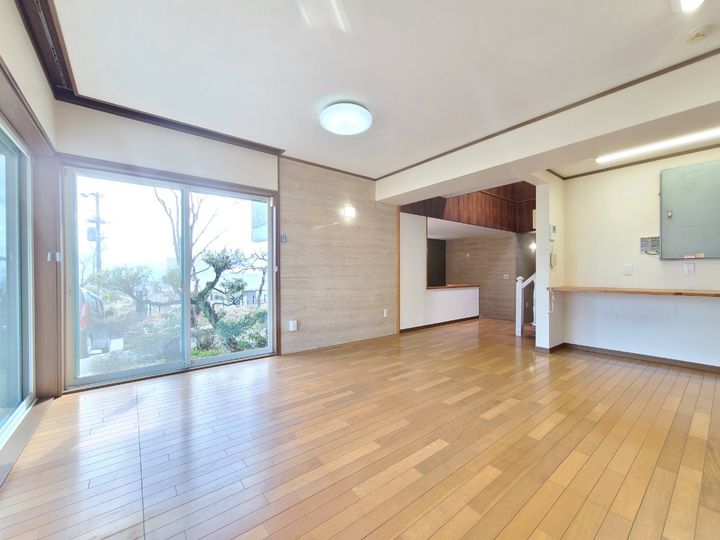 兵庫県西宮市仁川百合野町(一戸建)の賃貸物件の居間