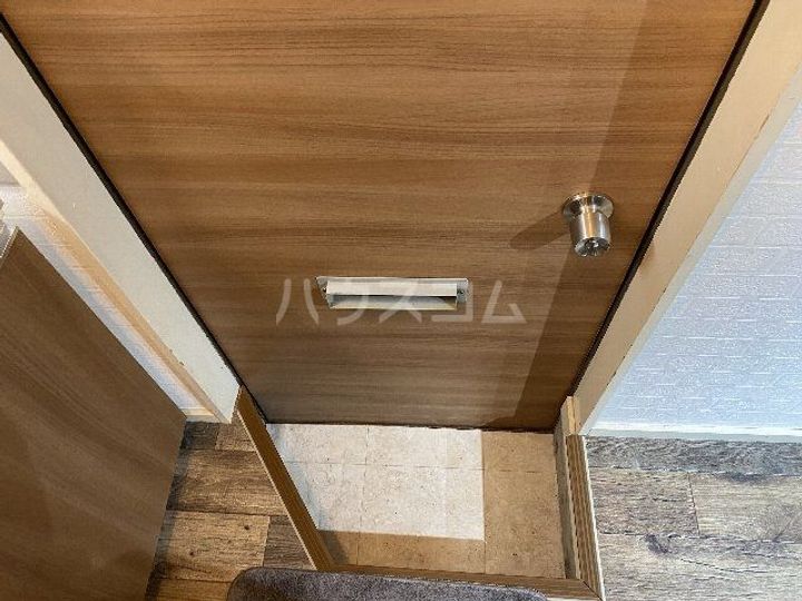 ReDEAL三鷹の玄関