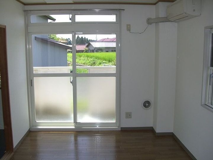 ニューシティ原里の居間