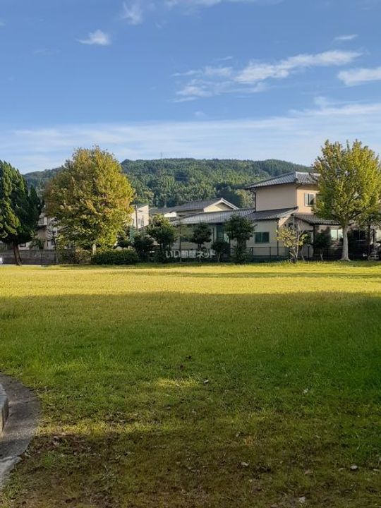 ソレアード Bの周辺