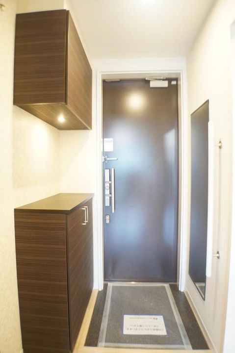 アルテージ錦の玄関