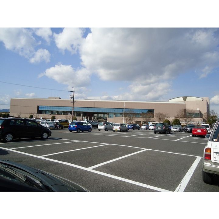 メイ・グリーンの周辺