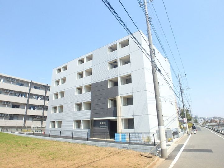 グランシャテーネの外観