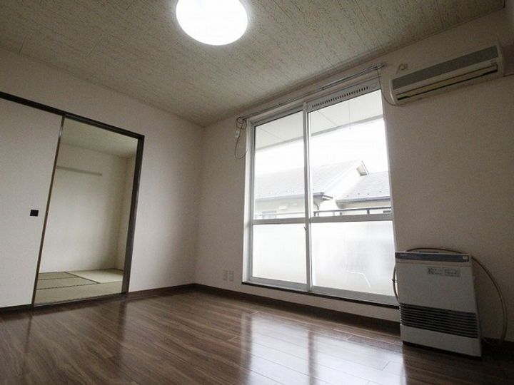 ガーデンハイツB棟の居間