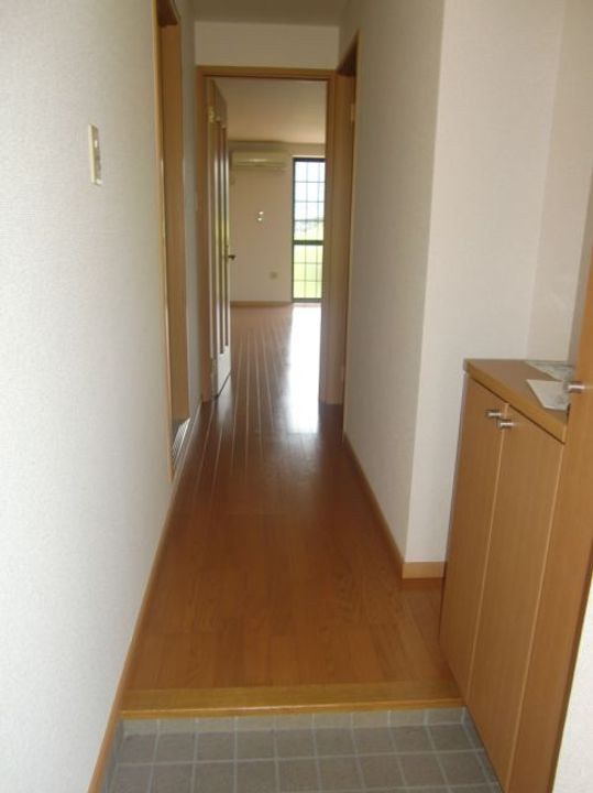 コーポウラザキの玄関