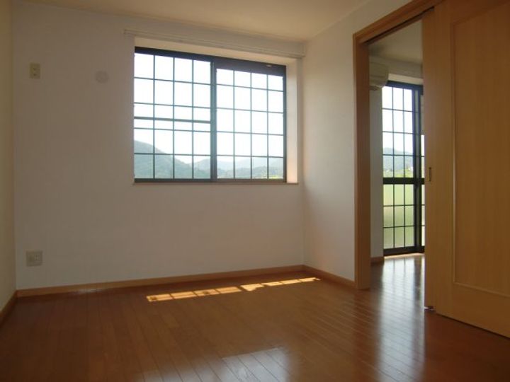 コーポウラザキの居間